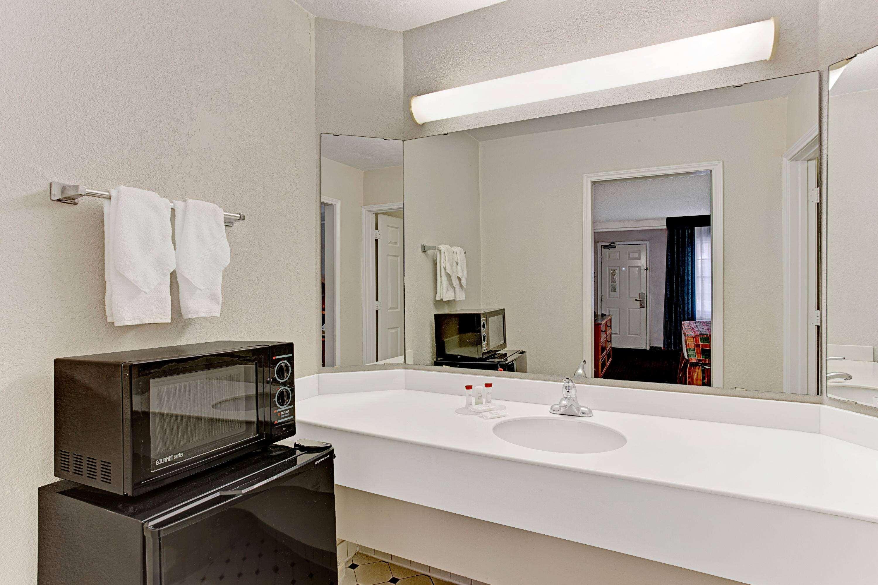 Days Inn By Wyndham Tucson City Center מראה חיצוני תמונה