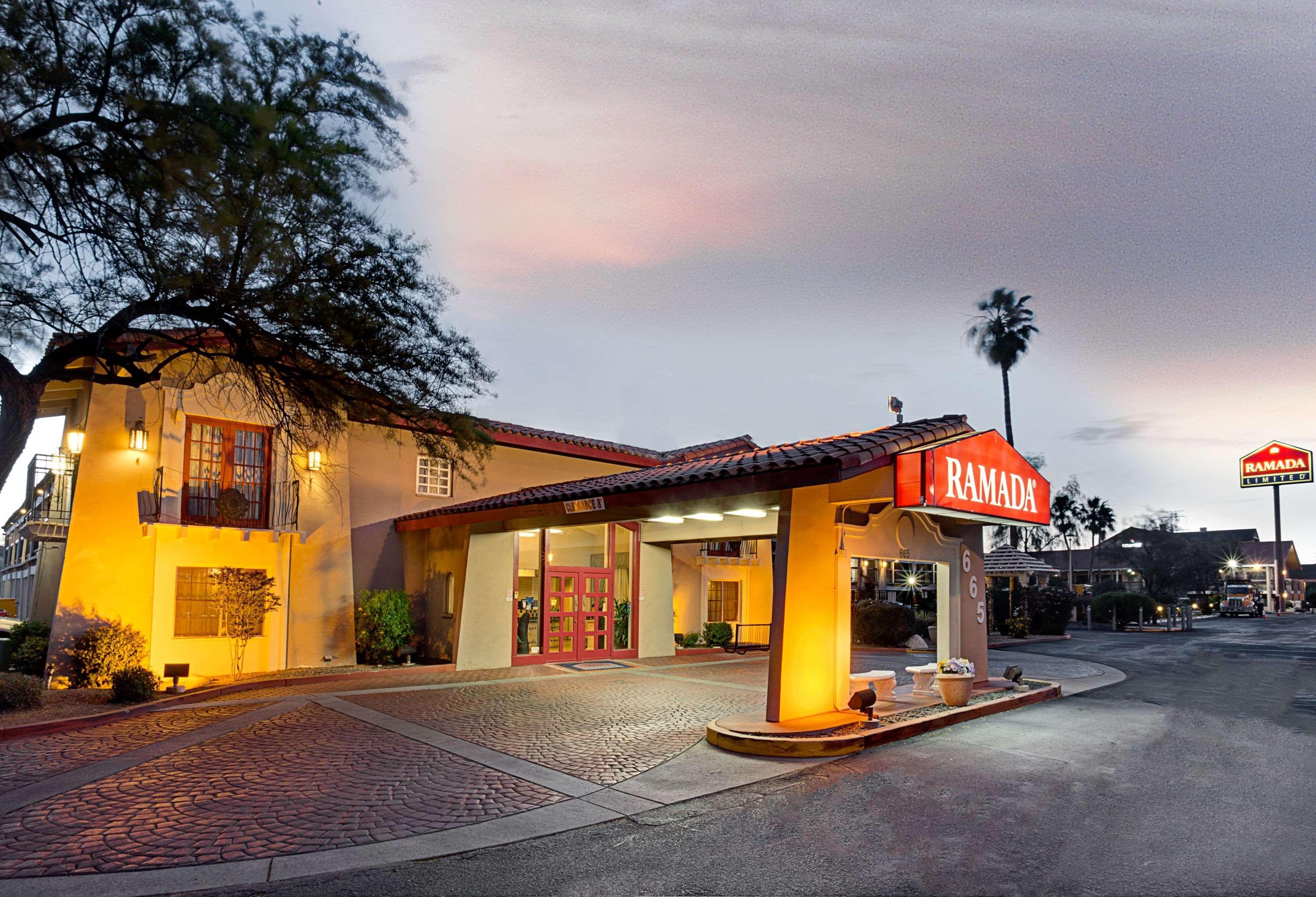 Days Inn By Wyndham Tucson City Center מראה חיצוני תמונה