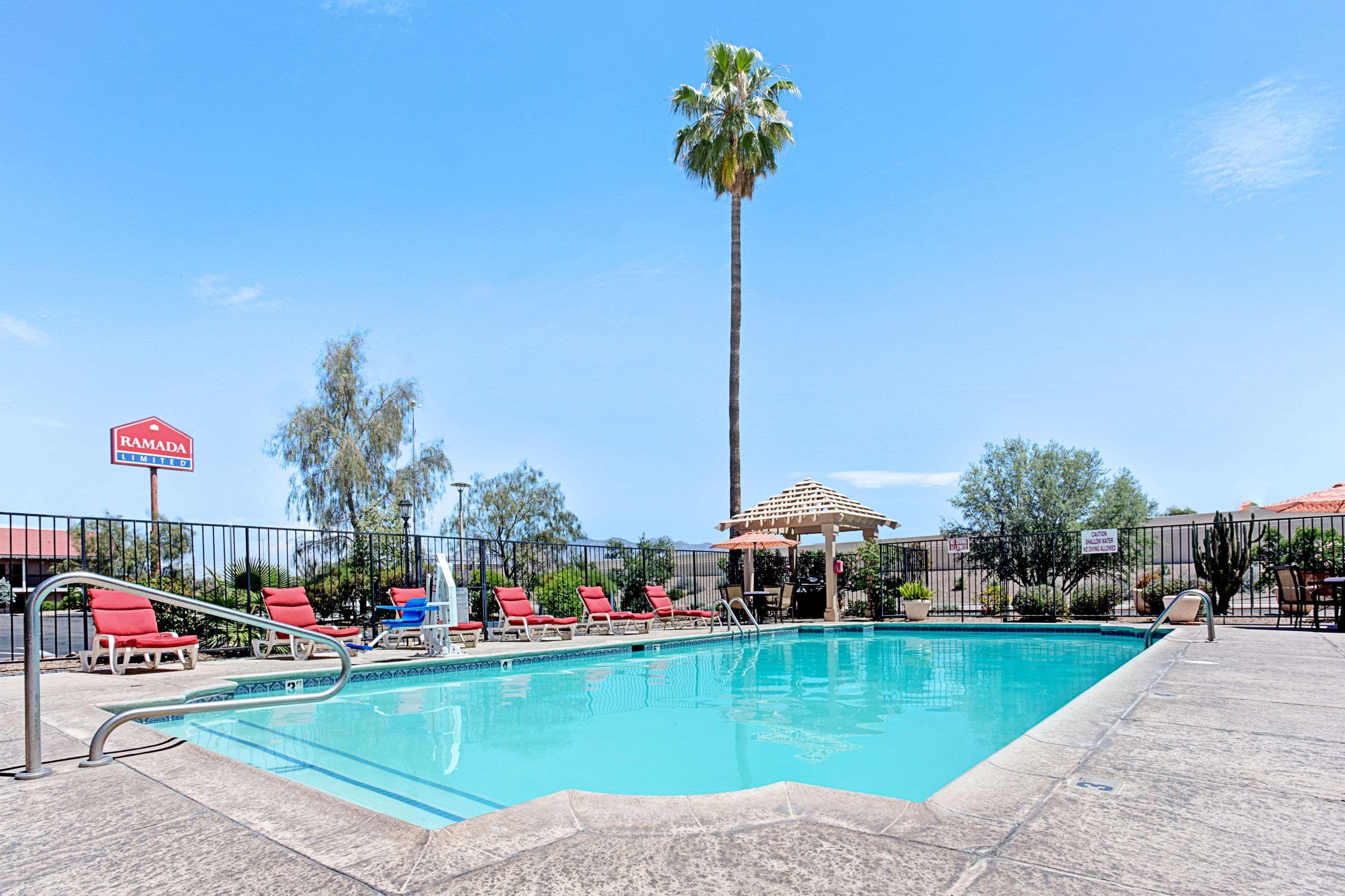 Days Inn By Wyndham Tucson City Center מראה חיצוני תמונה