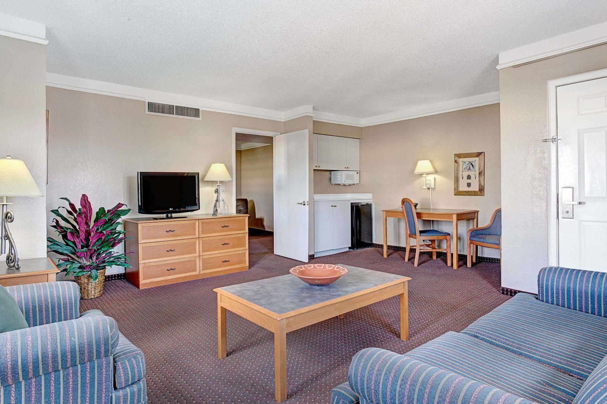 Days Inn By Wyndham Tucson City Center מראה חיצוני תמונה